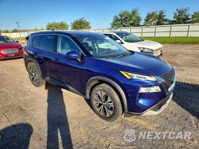 Czwarte zdjęcie samochodu z boku: 2021 NISSAN ROGUE SV VIN:5N1AT3BB3MC711042 - miniatura