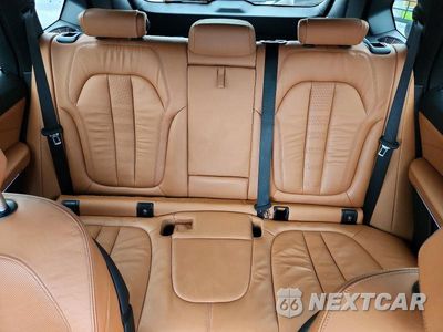 Zdjęcie 10 z 13 samochodu: 2019 BMW X5 XDRIVE50I VIN:5UXJU2C51KLN64347 - miniatura