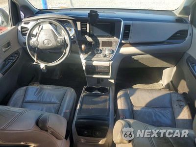 Zdjęcie 8 z 13 samochodu: 2015 TOYOTA SIENNA XLE PREMIUM 8-PASSENGER VIN:5TDYK3DC3FS659134 - miniatura
