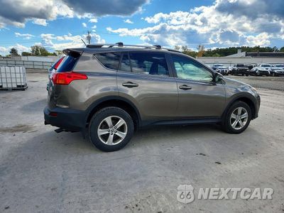 Trzecie zdjęcie samochodu z tyłu: 2015 TOYOTA RAV4 XLE VIN:JTMRFREV0FD157527 - miniatura