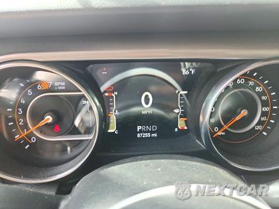 Zdjęcie 9 z 13 samochodu: 2020 JEEP WRANGLER UNLIMITED SAHARA VIN:1C4HJXEN1LW199171 - miniatura
