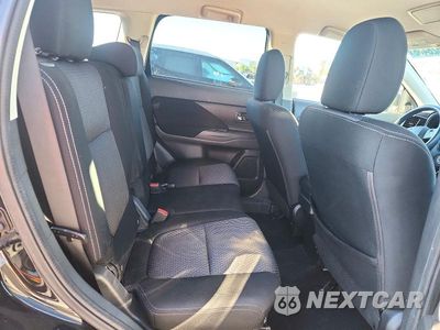 Zdjęcie 11 z 13 samochodu: 2018 MITSUBISHI OUTLANDER SE VIN:JA4AZ3A33JJ005140 - miniatura
