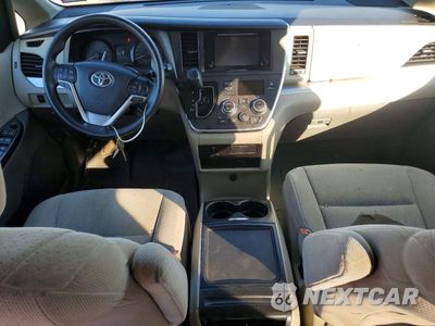 Zdjęcie 8 z 13 samochodu: 2017 TOYOTA SIENNA LE VIN:5TDJZ3DC8HS157011 - miniatura