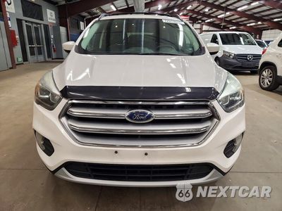 Piąte zdjęcie samochodu w środku: 2017 FORD ESCAPE SE VIN:1FMCU9GD1HUB32067 - miniatura