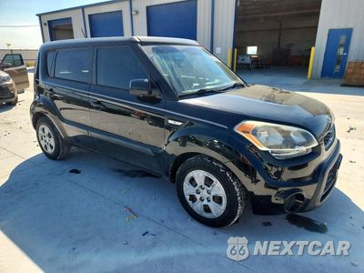 Czwarte zdjęcie samochodu z boku: 2013 KIA SOUL BASE VIN:KNDJT2A57D7622271 - miniatura