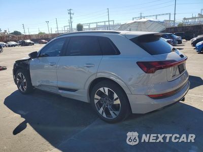 Drugie zdjęcie samochodu z przodu: 2022 AUDI E-TRON PREMIUM VIN:WA1AAAGE3NB014005 - miniatura