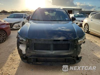 Piąte zdjęcie samochodu w środku: 2021 VOLVO XC40 T5 R-DESIGN VIN:YV4162UM1M2414472 - miniatura
