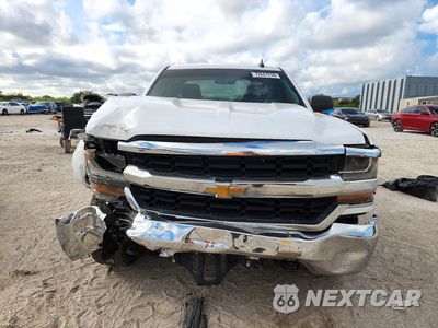 Piąte zdjęcie samochodu w środku: 2017 CHEVROLET SILVERADO K1500 VIN:1GCVKNEH2HZ266073 - miniatura