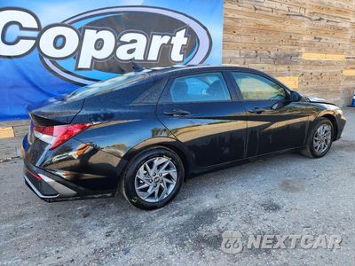 Trzecie zdjęcie samochodu z tyłu: 2026 HYUNDAI ELANTRA HYBRID BLUE VIN:KMHLM4DJ1TU211616 - miniatura