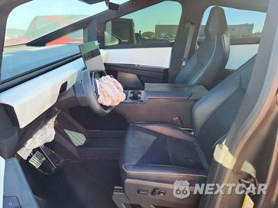 Zdjęcie 7 z 12 samochodu: 2024 TESLA CYBERTRUCK VIN:7G2CEHED7RA040738 - miniatura