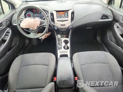 Zdjęcie 8 z 12 samochodu: 2018 CHEVROLET CRUZE LS VIN:1G1BC5SM7J7140027 - miniatura