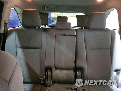 Zdjęcie 10 z 13 samochodu: 2018 TOYOTA HIGHLANDER LE VIN:5TDBZRFH6JS843523 - miniatura
