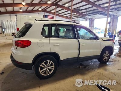 Trzecie zdjęcie samochodu z tyłu: 2017 VOLKSWAGEN TIGUAN S VIN:WVGBV7AX5HK023428 - miniatura