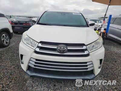 Piąte zdjęcie samochodu w środku: 2019 TOYOTA HIGHLANDER XLE VIN:5TDKZRFH3KS553399 - miniatura