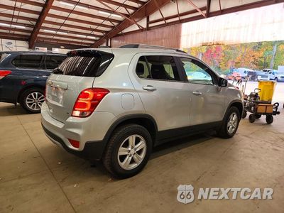 Trzecie zdjęcie samochodu z tyłu: 2017 CHEVROLET TRAX 1LT VIN:3GNCJPSB5HL175996 - miniatura