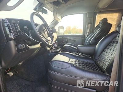 Zdjęcie 7 z 13 samochodu: 2024 GMC SAVANA G2500 VIN:1GTW7BF74R1261631 - miniatura