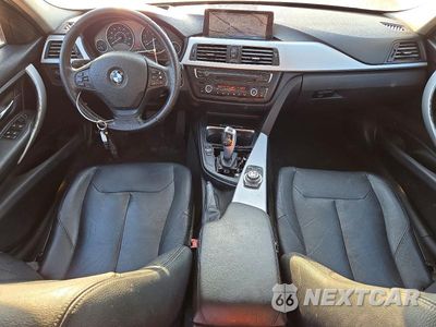 Zdjęcie 8 z 12 samochodu: 2012 BMW 328 I VIN:WBA3A5G56CNN65544 - miniatura
