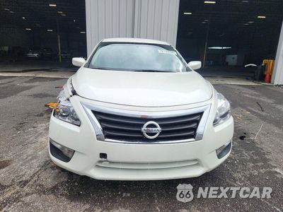 Piąte zdjęcie samochodu w środku: 2015 NISSAN ALTIMA 2.5 S VIN:1N4AL3AP0FC463214 - miniatura
