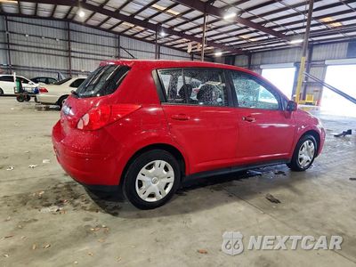 Trzecie zdjęcie samochodu z tyłu: 2010 NISSAN VERSA 1.8 S VIN:3N1BC1CP9AL418126 - miniatura