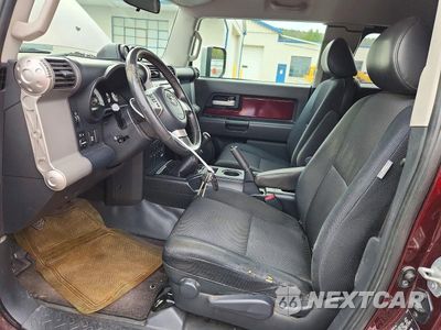 Zdjęcie 7 z 13 samochodu: 2007 TOYOTA FJ CRUISER BASE VIN:JTEBU11F070043796 - miniatura