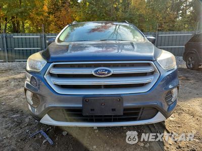Piąte zdjęcie samochodu w środku: 2018 FORD ESCAPE SE VIN:1FMCU9GD6JUA14666 - miniatura