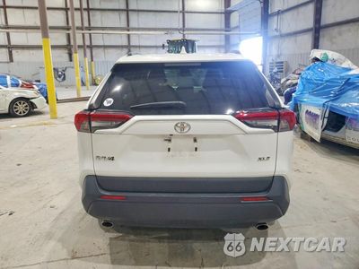 Zdjęcie 6 z 13 samochodu: 2019 TOYOTA RAV4 XLE VIN:JTMW1RFV9KD504332 - miniatura