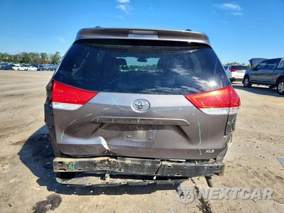 Zdjęcie 6 z 13 samochodu: 2014 TOYOTA SIENNA XLE 8-PASSENGER VIN:5TDYK3DC5ES454543 - miniatura