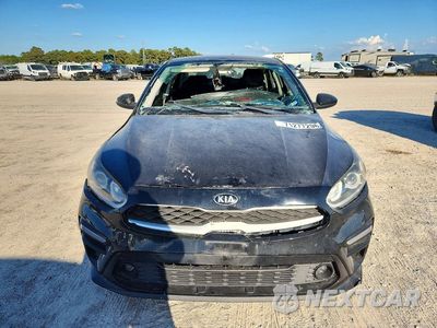 Piąte zdjęcie samochodu w środku: 2019 KIA FORTE S VIN:3KPF34AD5KE033709 - miniatura