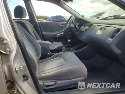 Zdjęcie 7 z 12 samochodu: 1999 HONDA ACCORD DX VIN:1HGCF8643XA157113 - miniatura