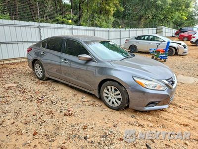 Czwarte zdjęcie samochodu z boku: 2018 NISSAN ALTIMA 2.5 S VIN:1N4AL3AP7JC226843 - miniatura