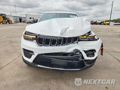Piąte zdjęcie samochodu w środku: 2025 JEEP GRAND CHEROKEE LAREDO VIN:1C4RJGAG7SC266075 - miniatura