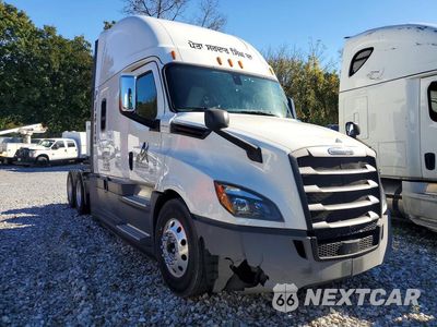 Czwarte zdjęcie samochodu z boku: 2019 FREIGHTLINER CASCADIA 126 SEMI TRUCK VIN:3AKJHHFG9KSKF8690 - miniatura