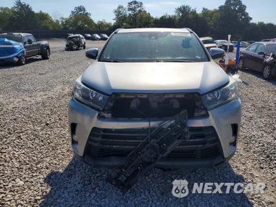 Piąte zdjęcie samochodu w środku: 2017 TOYOTA HIGHLANDER SE VIN:5TDJZRFH5HS396270 - miniatura