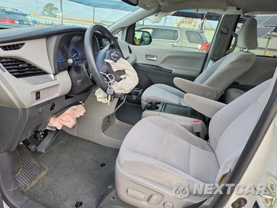 Zdjęcie 7 z 13 samochodu: 2020 TOYOTA SIENNA LE VIN:5TDKZ3DC6LS055638 - miniatura