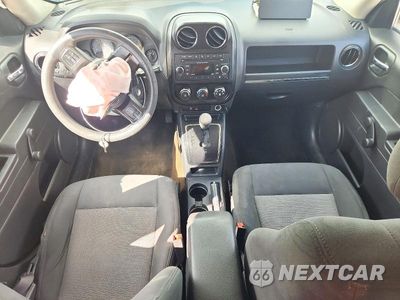 Zdjęcie 8 z 14 samochodu: 2017 JEEP PATRIOT SPORT VIN:1C4NJPBB2HD167331 - miniatura
