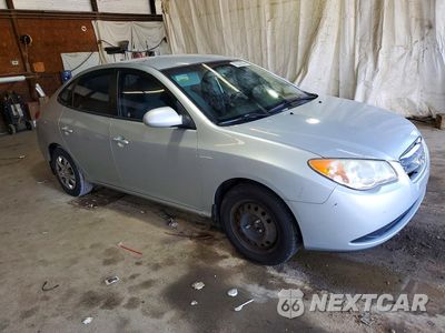 Czwarte zdjęcie samochodu z boku: 2010 HYUNDAI ELANTRA VIN:KMHDU4AD4AU951306 - miniatura