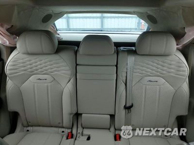 Zdjęcie 10 z 13 samochodu: 2024 BENTLEY BENTAYGA VIN:SJAAT2ZV5RC027407 - miniatura
