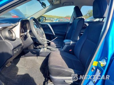 Zdjęcie 7 z 13 samochodu: 2016 TOYOTA RAV4 LE VIN:JTMBFREV8GD184073 - miniatura