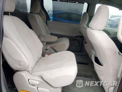 Zdjęcie 11 z 13 samochodu: 2011 TOYOTA SIENNA LE VIN:5TDJK3DC0BS027073 - miniatura