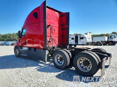 Drugie zdjęcie samochodu z przodu: 2020 FREIGHTLINER CASCADIA 126 SEMI TRUCK VIN:3AKJHHDR1LSLJ8066 - miniatura