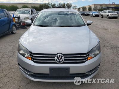 Piąte zdjęcie samochodu w środku: 2012 VOLKSWAGEN PASSAT SE VIN:1VWBP7A35CC026552 - miniatura