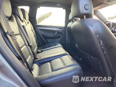 Zdjęcie 10 z 12 samochodu: 2010 PORSCHE CAYENNE VIN:WP1AA2AP6ALA02696 - miniatura