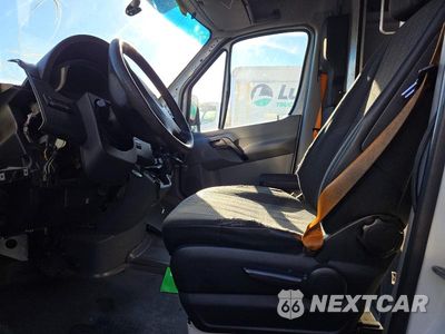 Zdjęcie 7 z 13 samochodu: 2014 MERCEDES-BENZ SPRINTER 2500 VIN:WD3PE8DE3E5821635 - miniatura
