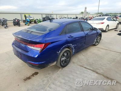 Trzecie zdjęcie samochodu z tyłu: 2022 HYUNDAI ELANTRA SEL VIN:KMHLM4AG2NU319335 - miniatura