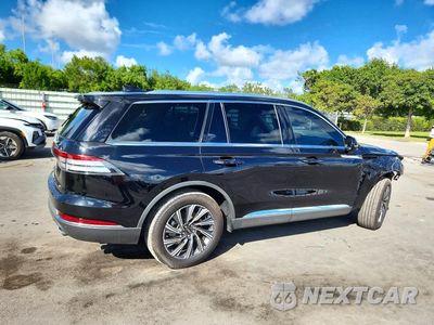 Trzecie zdjęcie samochodu z tyłu: 2025 LINCOLN AVIATOR VIN:5LM5J6WC2SGL15957 - miniatura