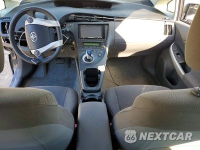 Zdjęcie 8 z 12 samochodu: 2011 TOYOTA PRIUS TWO VIN:JTDKN3DUXB1362231 - miniatura