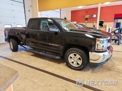 Czwarte zdjęcie samochodu z boku: 2018 CHEVROLET SILVERADO K1500 LT VIN:2GCVKREC2J1105099 - miniatura