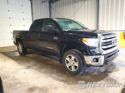 Czwarte zdjęcie samochodu z boku: 2017 TOYOTA TUNDRA SR5 VIN:5TFUY5F19HX615124 - miniatura