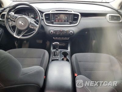 Zdjęcie 8 z 13 samochodu: 2018 KIA SORENTO LX VIN:5XYPGDA31JG410327 - miniatura