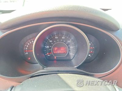 Zdjęcie 9 z 12 samochodu: 2016 KIA SOUL BASE VIN:KNDJN2A21G7403911 - miniatura